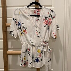 Floral, tie waist blouse
